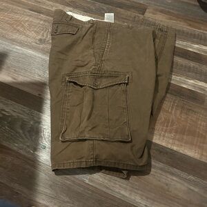 Levi’s brown cargo shorts W42